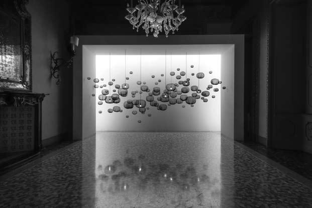 NENDO / PALAZZO VISCONTI Giulia Milza To live together in the world means essentially that a world of things is between those who have it in common, as a table is located between who sit around it;