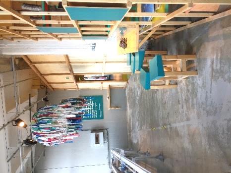 De mörka rummen bidrar till nyfikenhet men saknar en förklaring vilket gör att man eventuellt väljer