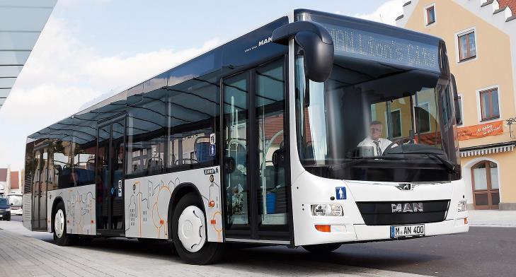 22 Andreas Renschler tog också upp framtiden för batteridrivna turistbussar och långtradare.