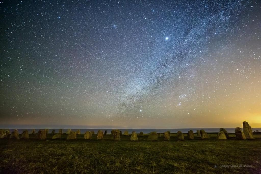 7 En bild på fornlämningen Ales Stenar i Skåne. Fotot är taget en 5D Mk3 + Samyang 14/2.
