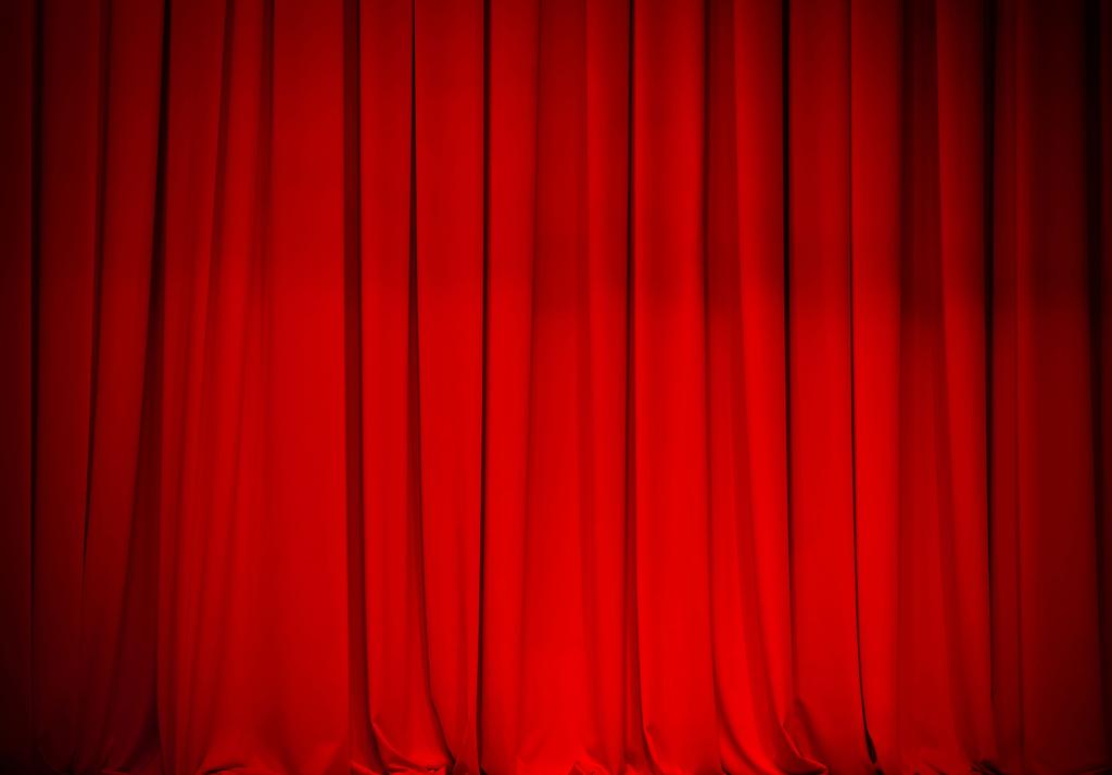 UPPLEV MER Vi öppnar teatern. Det är enkelt och roligt att få en titt bakom våra kulisser, lära känna oss och delta i det konstnärliga samtalet.