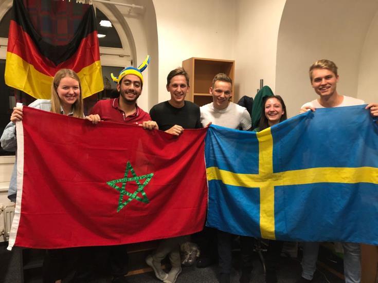 Fritid och sociala aktiviteter På fritiden brukade jag umgås med 11 personer (inklusive min rumskompis Felix), vår grupp bestod av svenskar, 1 norska, 1 fransyska, 1 marockan, 1 holländare och 5