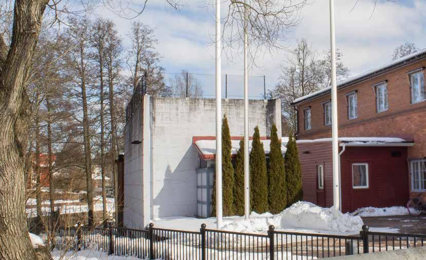 För att förstärka elnätet kommer fördelningsstationen utanför Tranås Energis kontor att flyttas till Stora Lund. Tranås Energi framtidssäkrar Tranås Vem vill bo utan tillgång till el och värme?