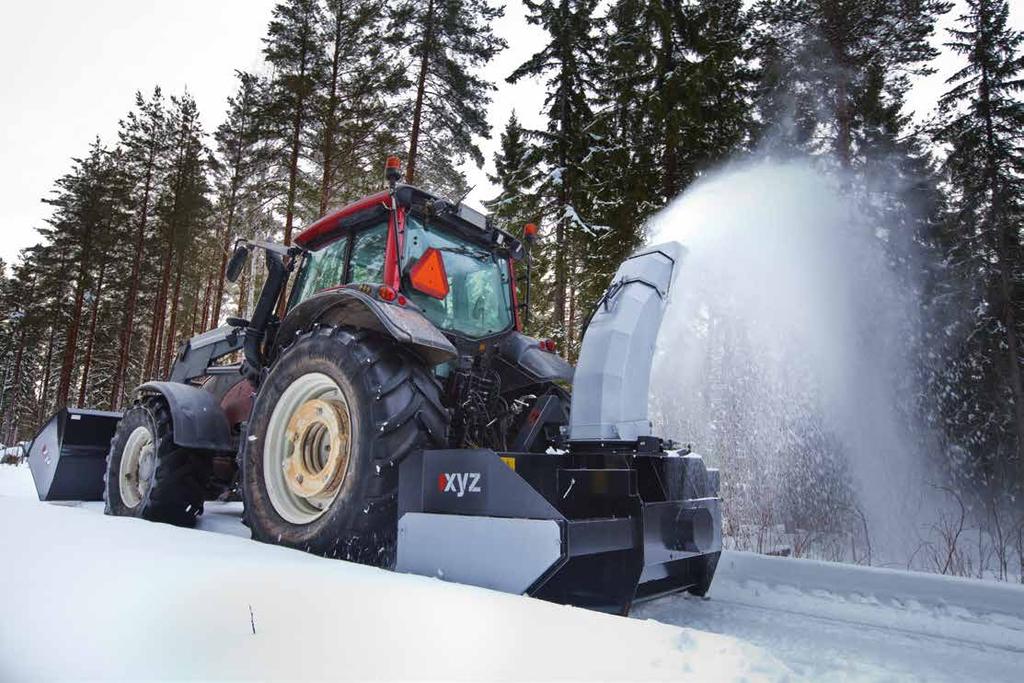 SNÖFRÄS Effektiv snöröjning Kraftigt byggd snöfräs med tvärliggande inmatningsskruv som ger mycket hög kapacitet i all typ av snö.