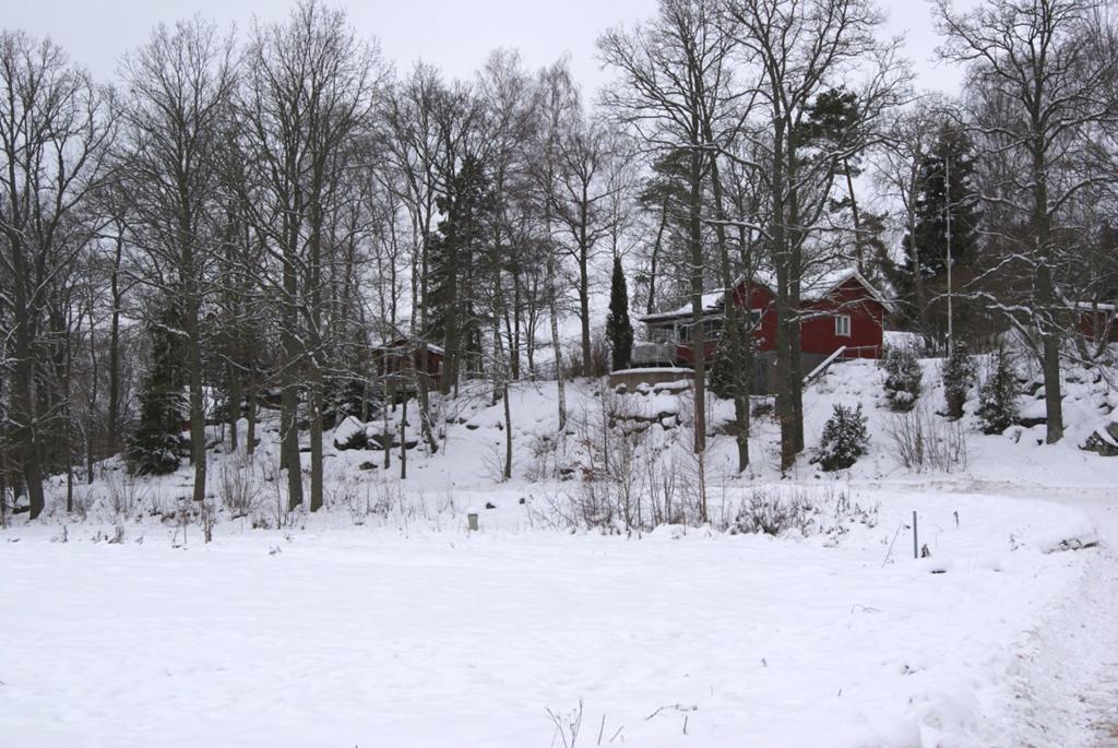 Planens genomförande kommer dock att innebära en viss påverkan på miljön, bland annat genom att de utökade byggrätterna kan komma att påverka områdets karaktär.