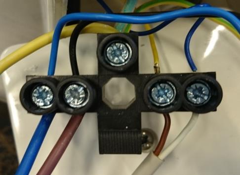Installation av extern fläktmotor skall göras av behörig elektriker. Obs!
