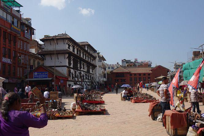 Några kommer så småningom att rekonstrueras men Durbar Square kommer troligtvis aldrig att återfå sin forna
