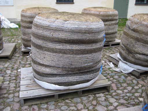 4 Genom ventilen pumpas gas ut och luft blockeras från att komma in. Själva mätningen går till så att ventilen trycks igenom plasten på balen.