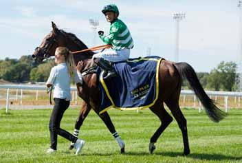 Songline Classic (L) Songline Classic (L) är en av Skandinaviens förnämsta löpningar över dirttrack, men i år är det blott fem ekipage anmälda. Löpningens segerpris är på 200.