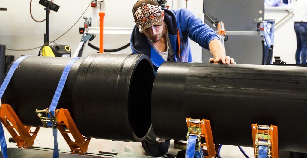 Elektra Light Elmuffsvets Plastsvetsning i världsklass På vårt huvudkontor i Hjärnarp håller vi regelbundet kund och företagsanpassade utbildningar inom termoplast, materiallära och