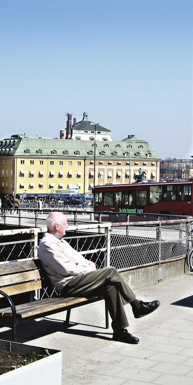 Lokalklimat Slussen är en väderutsatt plats med sitt läge vid vattnet mellan Söders höjder och Gamla stans front. Här pressas vindarna ihop och gör att utomhusmiljön ofta upplevs blåsig.
