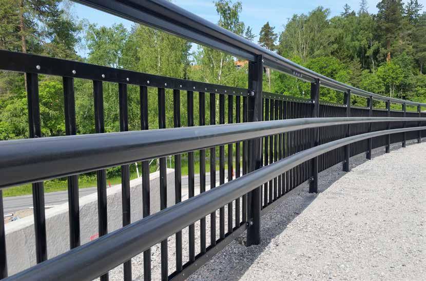 FMK-GCE3-2 Vårt gång- och cykelbaneräcke är väl etablerat på marknaden som ett säkert och estetiskt sätt att separera biltrafik från oskyddade trafikanter.
