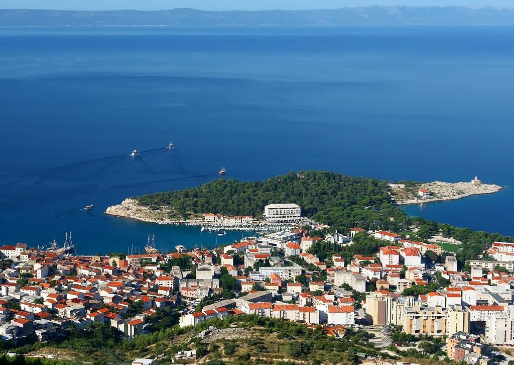 MAKARSKA DEN KROATISKA RIVIERAN Makarska har en rik historia som sträcker sig tillbaka ända till Romarriket.