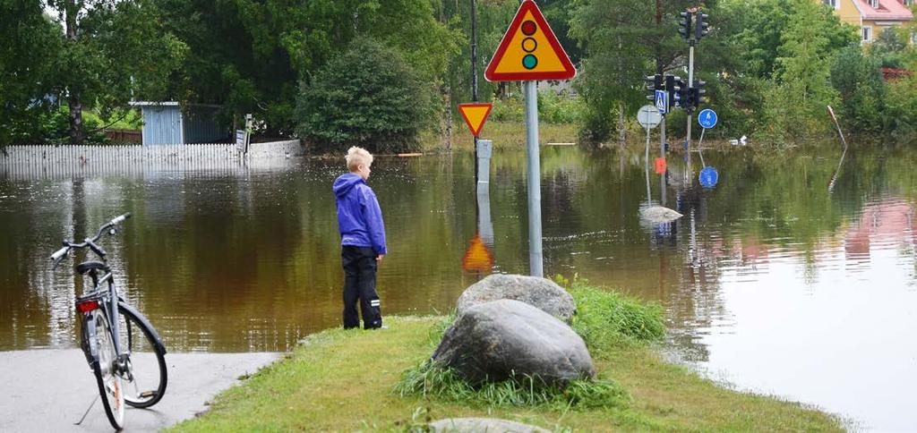 HUR ANPASSAR VI FLYGET TILL ETT FÖRÄNDRAT KLIMAT? Hur anpassar vi flyget till ett förändrat klimat? Sverige kommer i framtiden sannolikt att få ett allt varmare och våtare klimat.