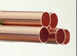 2 PRODUKTER Kopparrör från Yorkshire Copper Tube med vanlig, slät yta säljs i hårda, raka rörlängder eller plastmantlade från fabrik säljs som mjuka rör i ringar.