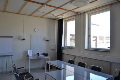 Sockelbyggnadens hörn mot Telefonvägen kommer dock att finnas kvar och här finns också möjlighet att iordningsställa en mer publik plats.