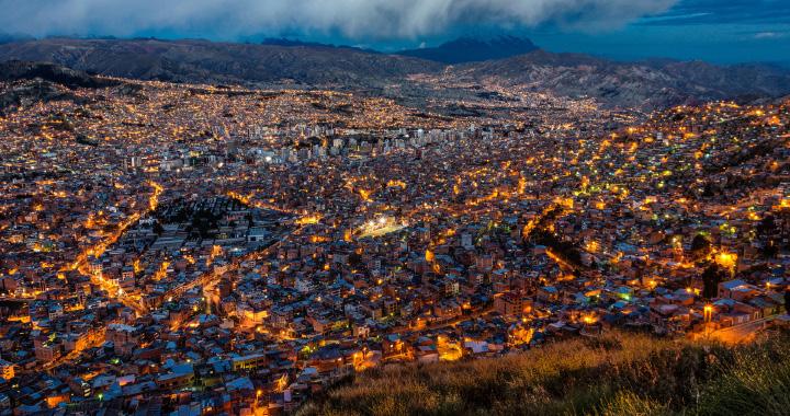 Dag 13: La Paz Vi lämnar detta vackra och fascinerande djungelområde för att flyga till kontrasternas stad, La Paz. Här möter du en härlig mix av gammalt och nytt.