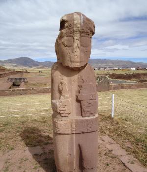 Dag 15: Tiahuanaco Idag åker vi till Tiahuanaco som är en pre-inka stad i Bolivia. Platsen finns med på Unescos världsarvslista och har varit med sedan år 2000.