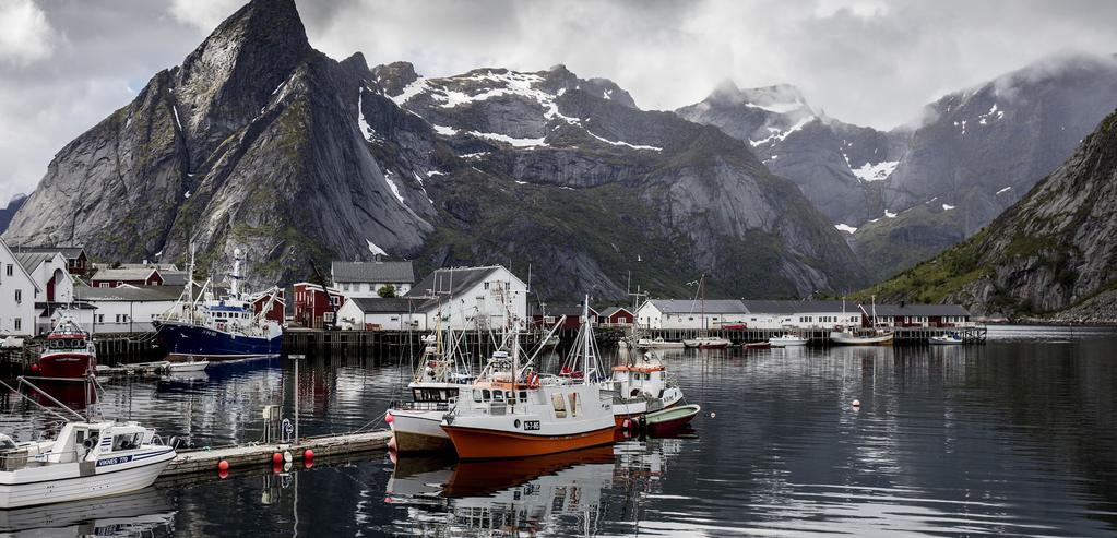 BEWi FISKELÅDA Färskt från havet med BEWi EPS-lådor är den optimala lösningen för fiskeindstrin. Lådorna tål fkt, är isolerande, stabila, transportvänliga och hygieniska.