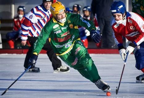 På söndag kan Mosserud ta klivet upp BANDY: Med Marcus Bergwall på isen har Mosseruds GF inte förlorat en enda match i bandyettan.