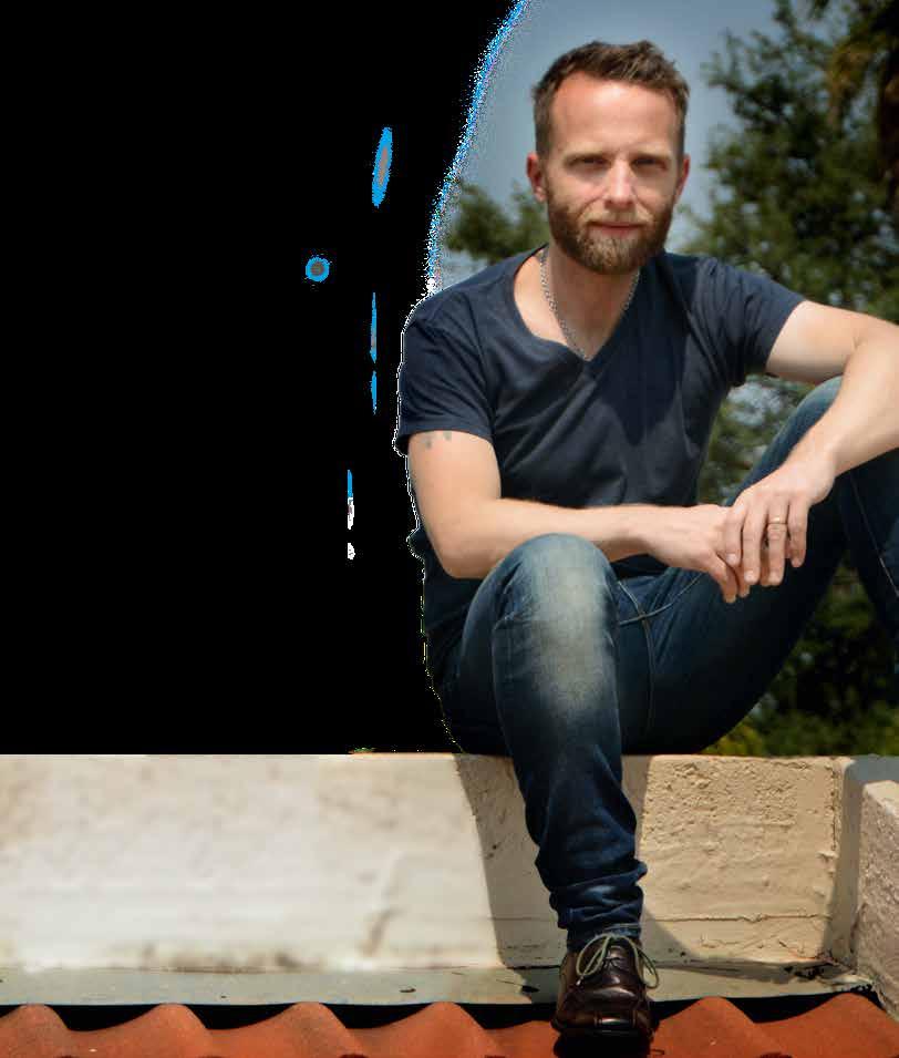JOHAN RIPÅS NÄR HIMLEN FALLER NER MARS Foto: Rebeccah Ripås STARKT OCH GRIPANDE OM NÄR LIVET FÖRÄNDRAS Vi hade precis bestämt oss för att flytta från Johannesburg till Kapstaden, bli kvar i Sydafrika