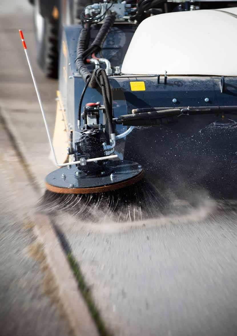 Sopa rent och effektivt Med Drivex upptagande frontsop T-250B kan du som förare själv anpassa