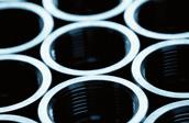 produktportfölj 2015 implementeras en fokuserad strategi för kommersialisering Nyemission