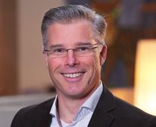 Ledning Ledning Anders Spetz Född: 1969 CEO sedan 2015. M.Sc. Chemical Engineering. Tidigare positioner omfattar bl.a. CCO för Sanitec och VD inom Trioplast-koncernen.