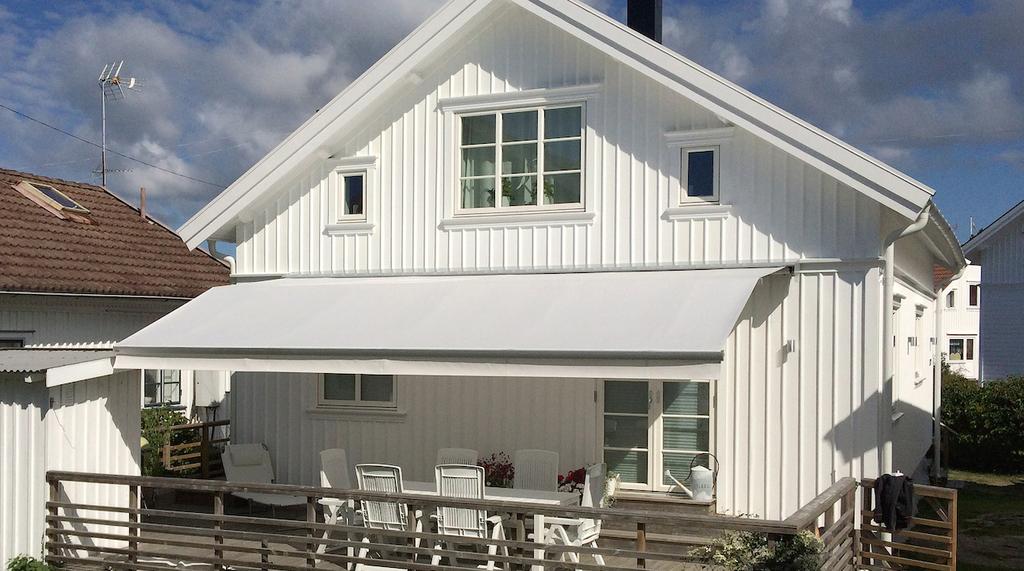 SAFIR Färg stativ Ral N/A Aluminium Safir har en konstruktion med längsgående mittbalk, vilket ger en stabilare och rymligare markis.