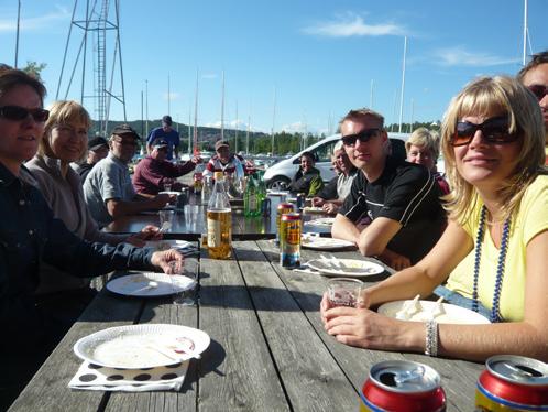 Från början seglades Ulvödistansen med start inne i Örnsköldsvik, senare flyttades starten ut till Nötbolandsbadet. Under 1990 talet flyttades starten ut till Hörnskaten.