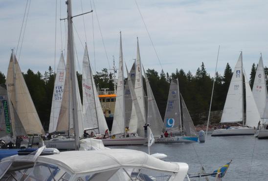 att utarbeta förslag till regler för segling om Ulföpokalen, ett namn som sedermera ändrades till Ulföskrinet. Söndagen den 29 augusti 1909 hölls den första tävlingen om Ulföskrinet.