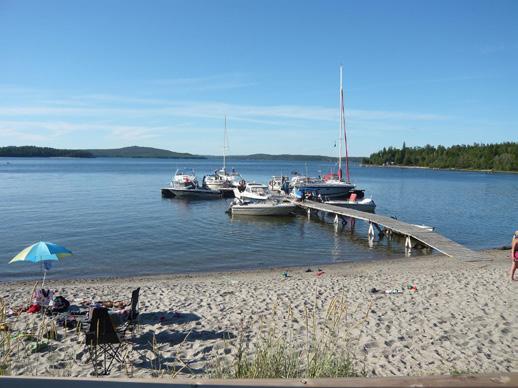 Sandviken på Malmön ligger i utloppet av Ö-viks skärgård och har i årtionden varit ett smultronställe i den inre skärgården för såväl badentusiaster som båtfolk.