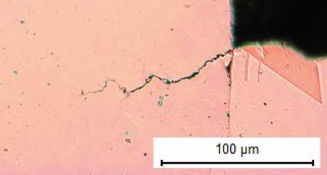 These features are consistent with SCC but it is not possible to say if these smaller cracks are due to SCC in this instance or if they occurred during the original fatiguing of the samples.