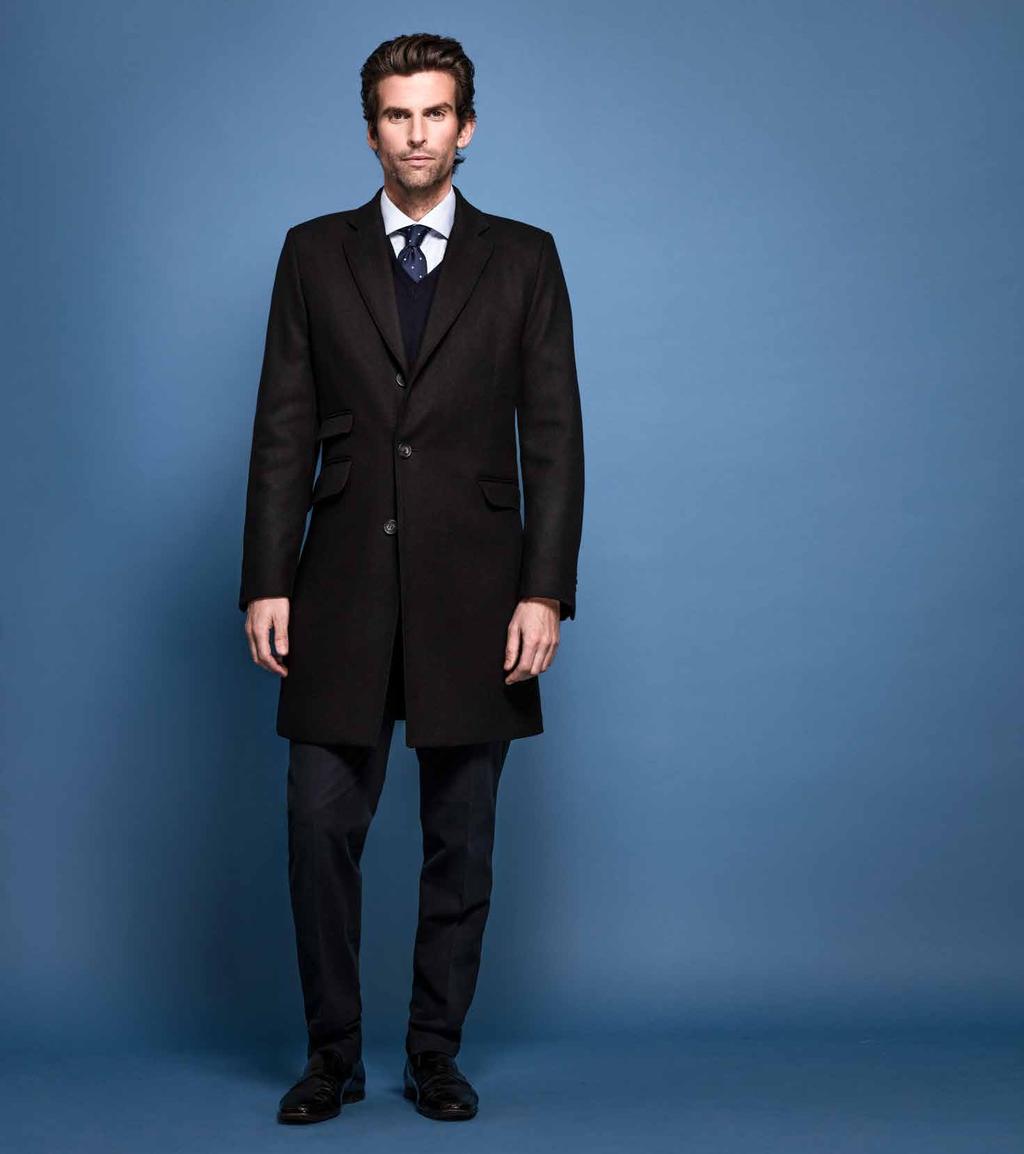 OUTDOOR RAU TAIORED FIT WOO COAT Art Nr: 90-40 Treknäppt stilren ullrock i medium passform. Kraftigare slitstark kvalitet.