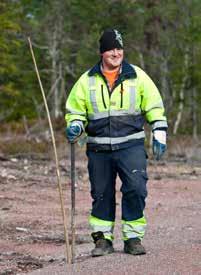Besparingsskogen tar hjälp av entreprenörer för att kunna sköta det stora vägnätet som sträcker sig över hela Älvdalens socken.