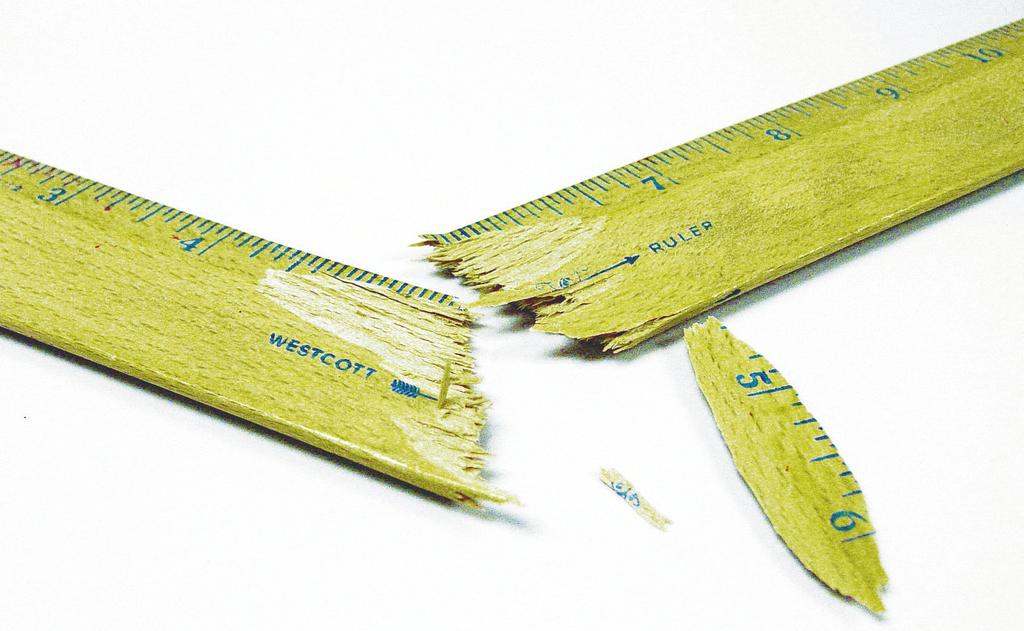 Jöran Petersson Från brakljud till bråkbegrepp Bråkbegreppet är mångfacetterat och ett område inom skolans matematik som elever ofta hamnar i svårigheter kring.