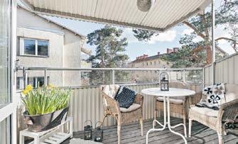 På rätt sida av stan 2:a 42m² Södermalm Granne med Tanto! Trivsamma rum och inglasad balkong i syd/väst mot öppen innergård. Nya ytskikt. Kök 2015. Stark brf. Byggår 1989.