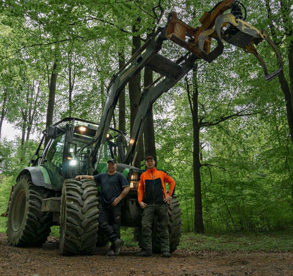 DÄCK FÖR SKOGSTRAKTORER SKOGENS KUNG Christof Wiederstein och hans företag är vana vid utmanande förhållanden i skogen allt från leriga områden till bergssluttningar.