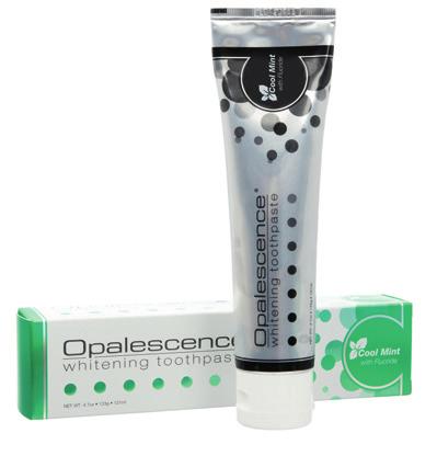 EFTERBEHANDLING MED OPALESCENCE TANDKRÄM WHITENING-TANDKRÄM Originalet Sensibilitetsformeln Opalescence Whitening-tandkrämer 1 är ett enkelt och effektivt sätt att bibehålla vitare tänder.