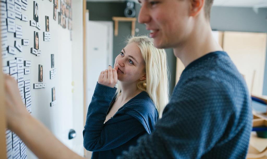 Story 1 Fårösund Story 1 är en ettårig grundläggande yrkesutbildning i manus och dramaturgi. Utbildningen ger verktygen till dig som vill ta det första steget mot en framtid som manusförfattare.