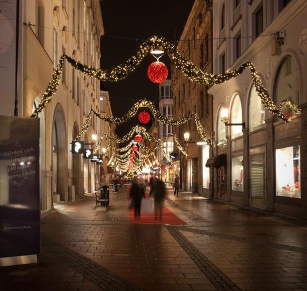 Skandinaviens bästa julbelysning 2011-2013 En riktig Stockholmsjul är full av drömmar, hopp och ljus. I år lyser det lite extra om Stockholm. Glöm inte att stanna upp och lyfta blicken.