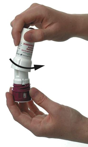Bild 1 Bild 2 Bild 3 Bild 4 Öppna Inhalera Stäng Stängd inhalator Skölj munnen med vatten eller munsköljvätska så snart du har tagit din dos och spotta sedan ut det.