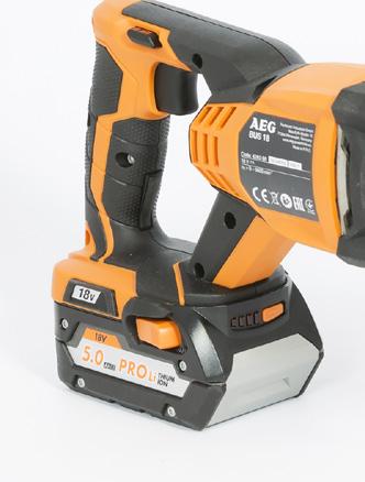 Trots att den är en av de lättare tigersågarna har den lägst vibrationer, efter Milwaukees hacksaw. Batteriindikatorn är placerad mot nosen av maskinen till skillnad från de flesta andra maskinerna.