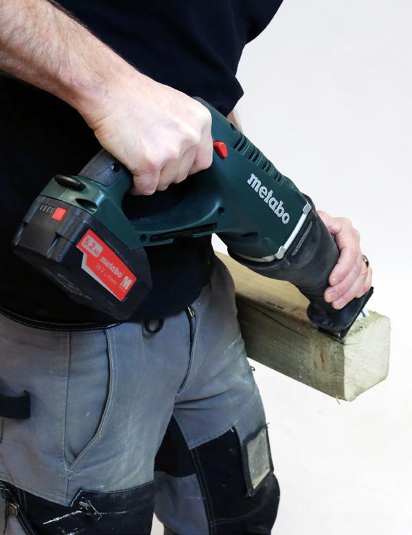 METABO ASE 18 LTX SAKNAR EFFEKTIVI- TETEN HÄR FÅR NOG Metabo dra sina ingenjörer i örat och förpassa dem tillbaka till ritbordet igen.