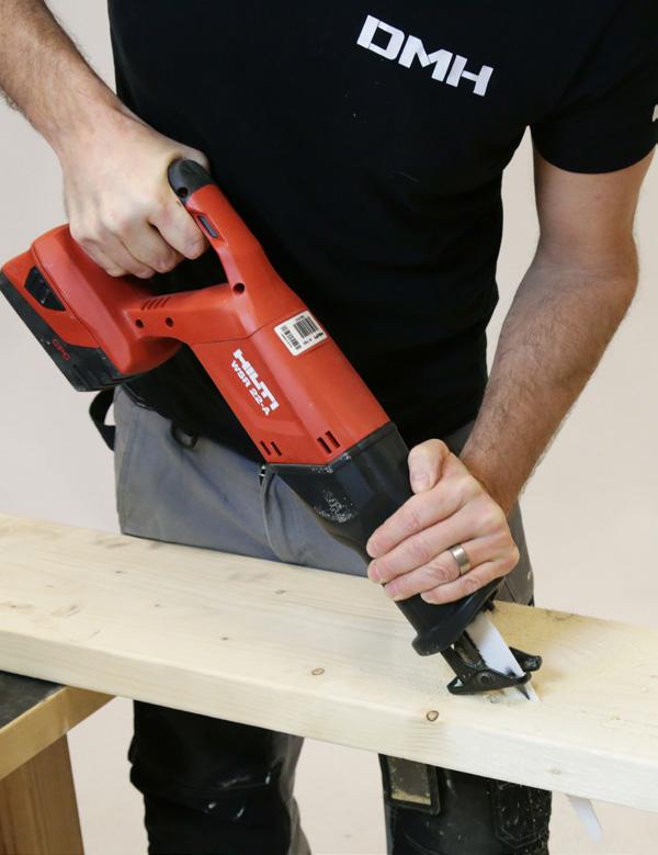 HILTI WSR 22-A FUNKTIONELL UTAN LULL-LULL DET HÄR ÄR en robust maskin, och det känns att det är kvalitet när man håller i Hiltin, även om den är ganska avskalad och bara har en hastighet samt saknar