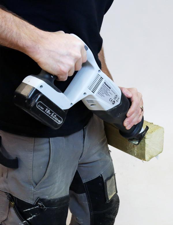 PANASONIC EY4A1 LÄTT MEN HÖGA PANASONIC ÄR EN lätt och välbalanserad allroundmaskin som presterar riktigt bra i våra effektivitetstester.
