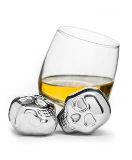 Den tjocka botten på glasen ger en härlig och behaglig tyngd, passar för alla tillfällen och drycker såsom whiskey, long drinks eller varför