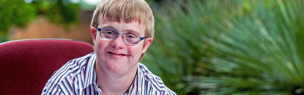 9 Timo, 22 år Timo har Downs syndrom och bor fortfarande hemma hos sina föräldrar. Han har beslut om daglig verksamhet enligt lagen om stöd och service till vissa funktionshindrade, LSS.