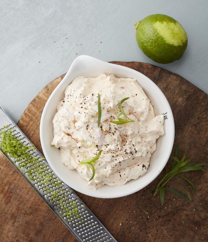 CREAMY LEMON GARLIC 1,2 dl solrosfrö, rostade 2 st lime, saft och zest 1,2 dl olivolja 2 msk pressad vitlök salt och svartpeppar Blanda