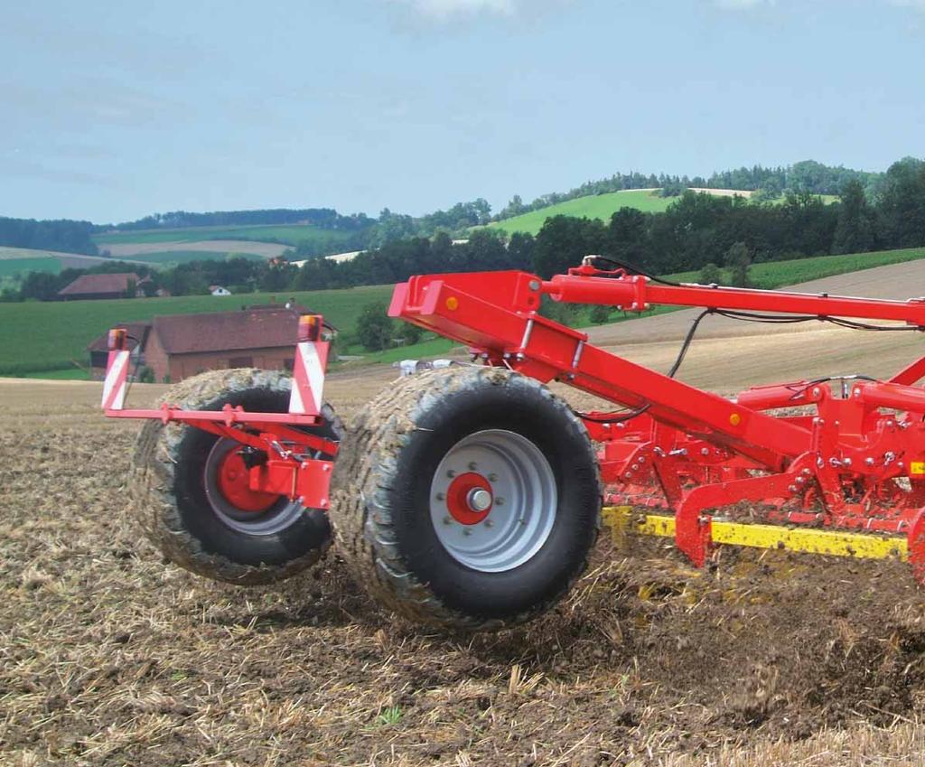 längdanpassningsbara dragbommen kopplas på traktorns länkarmar. Kategori II och III är möjlig tack vare dragbommens utformning.